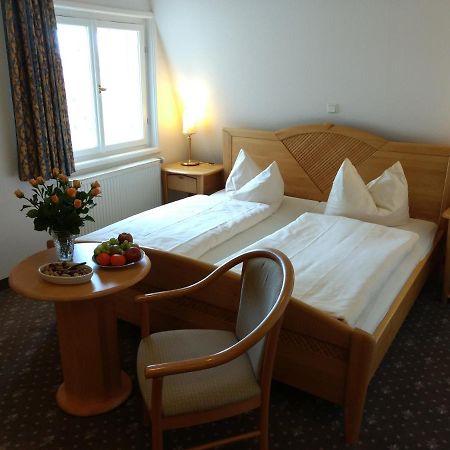 Hotel Lindenhof / Gastehaus An Der Teufelsmauer Thale Esterno foto