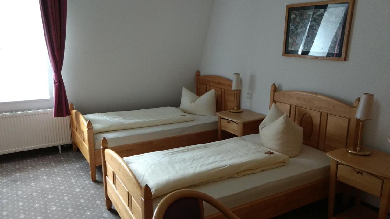 Hotel Lindenhof / Gastehaus An Der Teufelsmauer Thale Esterno foto