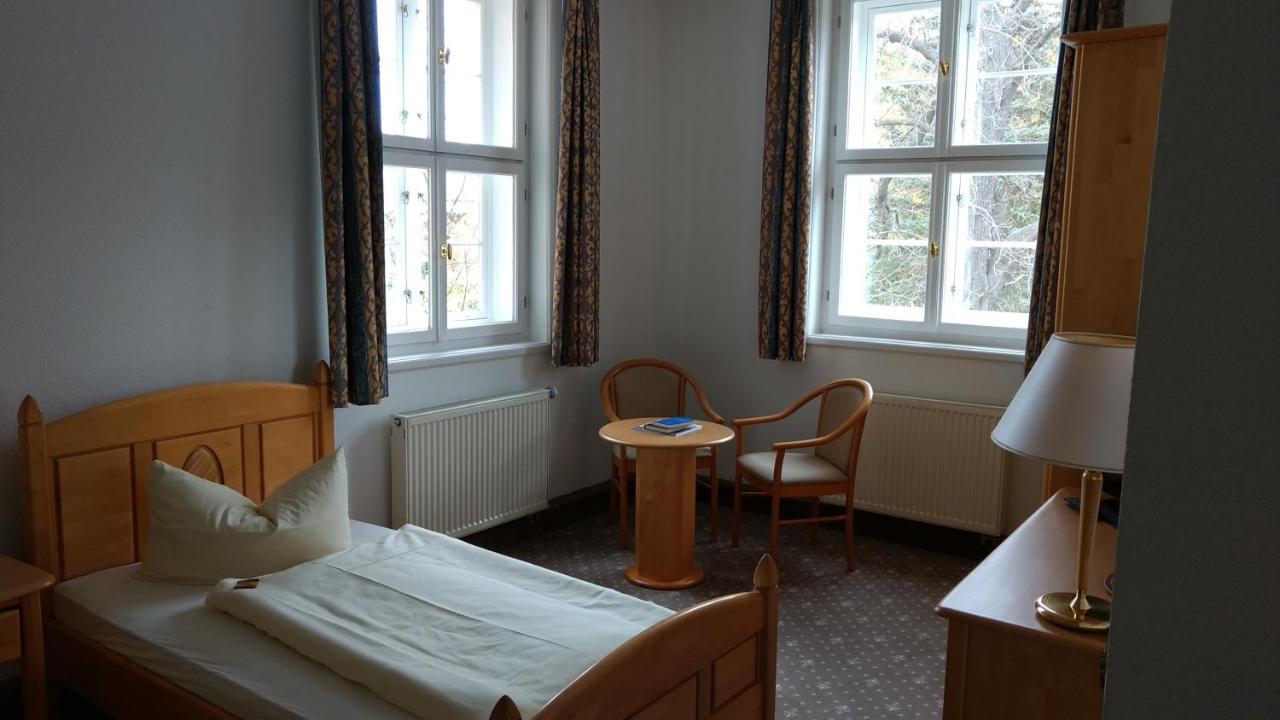 Hotel Lindenhof / Gastehaus An Der Teufelsmauer Thale Esterno foto