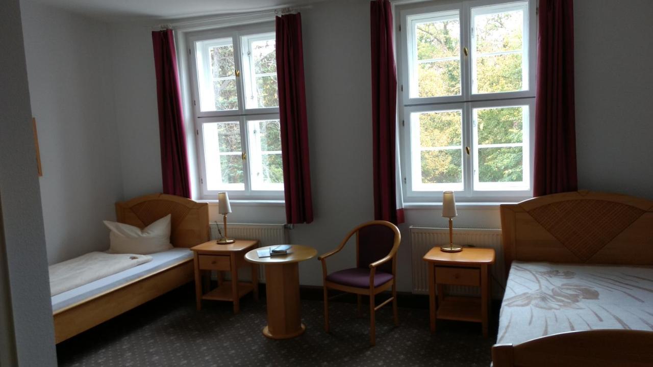 Hotel Lindenhof / Gastehaus An Der Teufelsmauer Thale Esterno foto