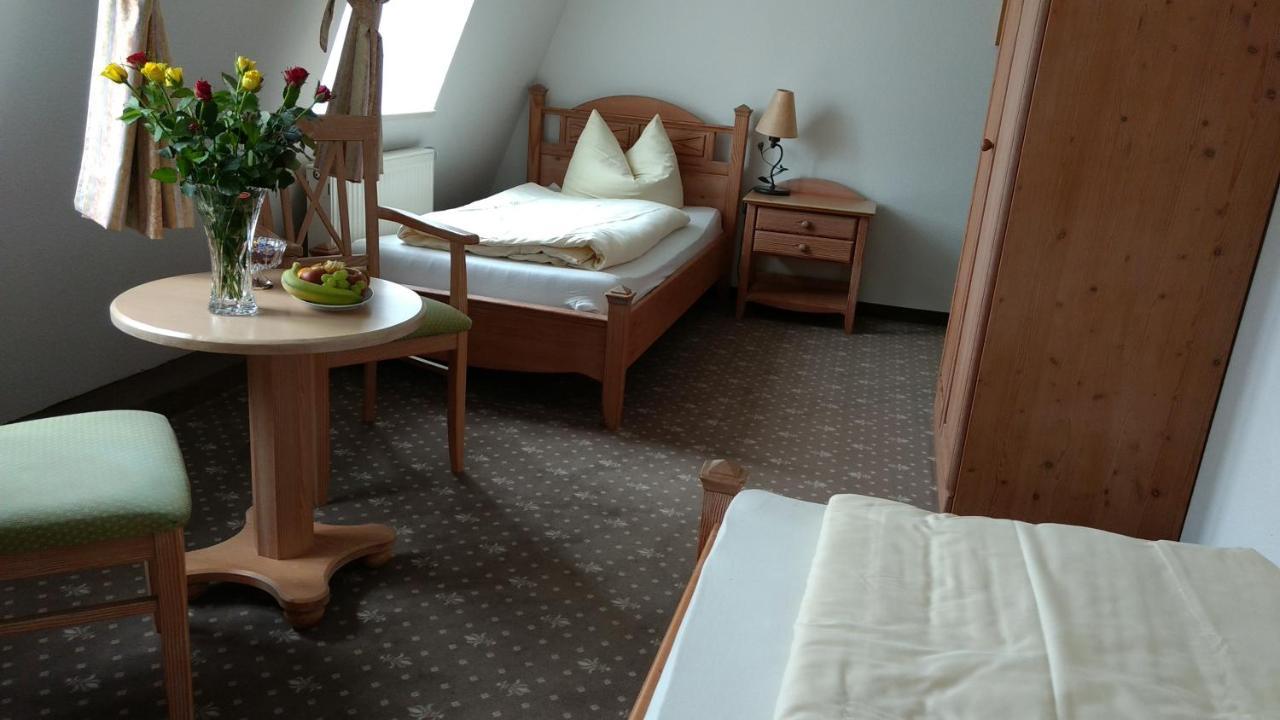 Hotel Lindenhof / Gastehaus An Der Teufelsmauer Thale Esterno foto